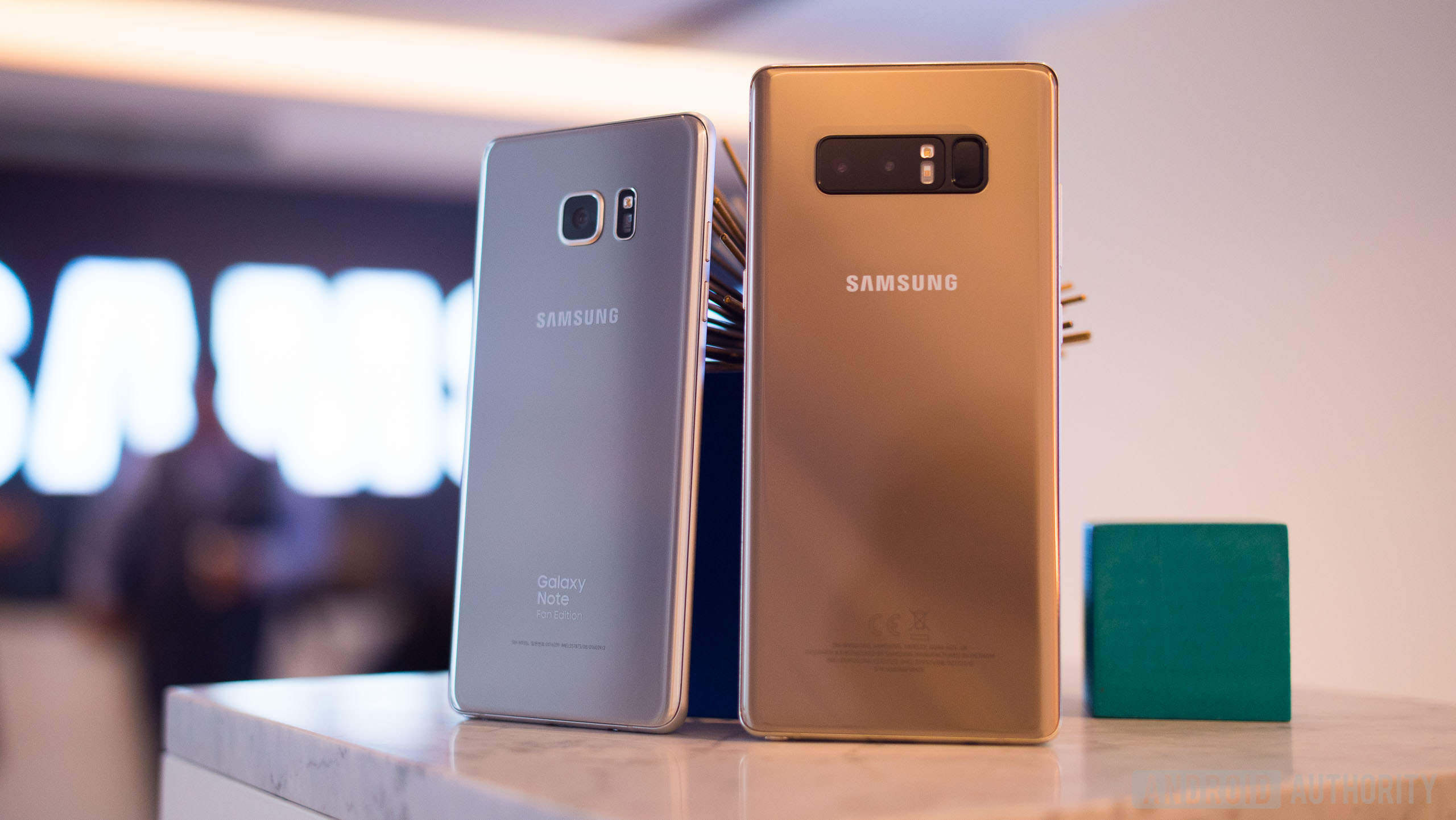 Galaxy note edition. Samsung Note 8 Gold Edition. Samsung Galaxy Note 8 цвета. Самсунг нот 8 плюс. Note 8 Olympic Edition Galaxy.